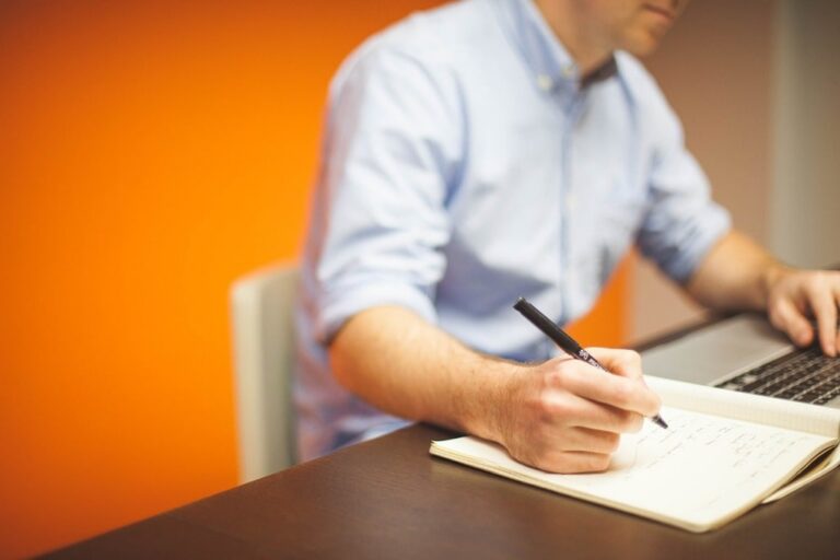 Découvrir l&rsquo;impact des traits de caractère dans le milieu professionnel